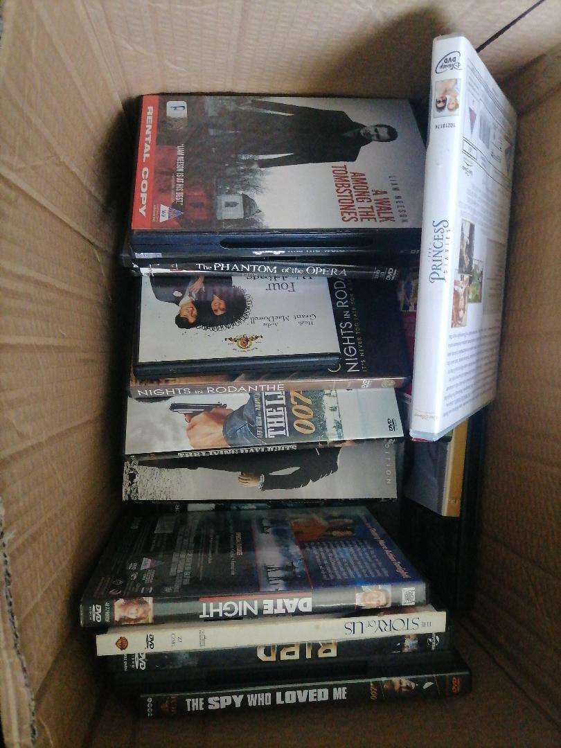 *WEEKEND SPECIAL*Large lot of DVDs - One bid for the lot as  per pics*