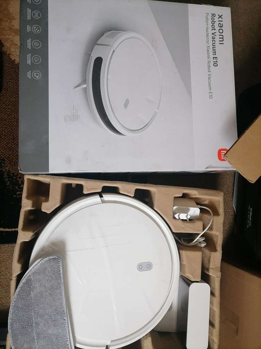 **XIOMI E10 SMART ROBOT VAC/MOP,CHARGING STATION IN BOX***