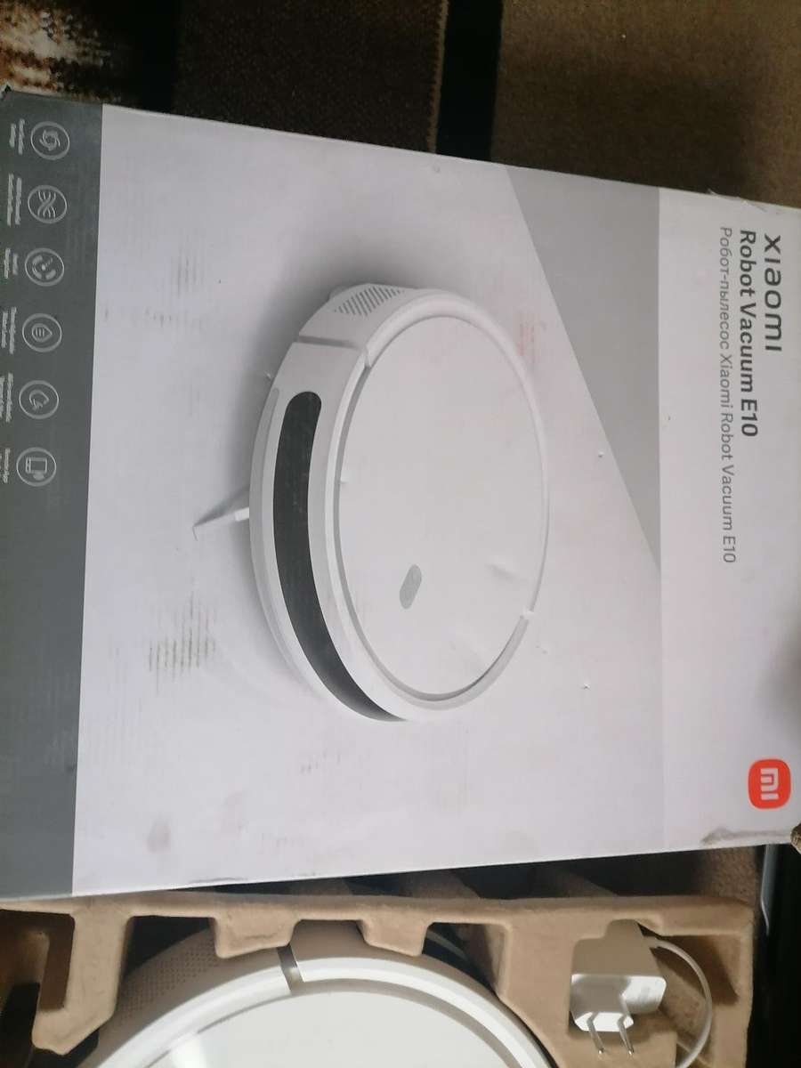 **XIOMI E10 SMART ROBOT VAC/MOP,CHARGING STATION IN BOX***