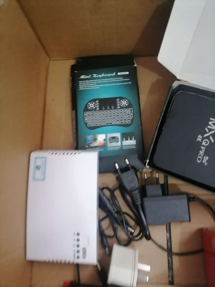 Bulk lot of faulty electronics - one bid for the lot as per pics