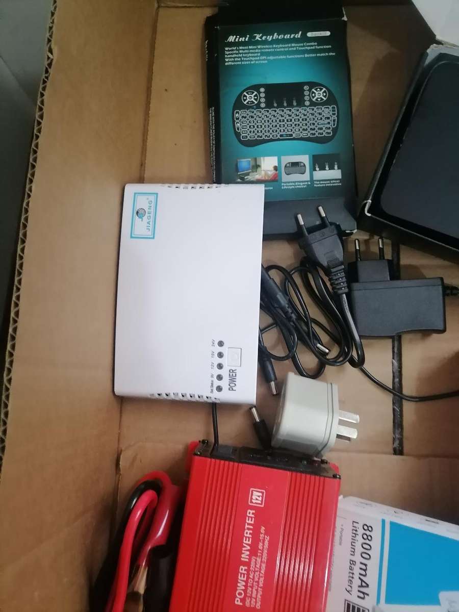 Bulk lot of faulty electronics - one bid for the lot as per pics