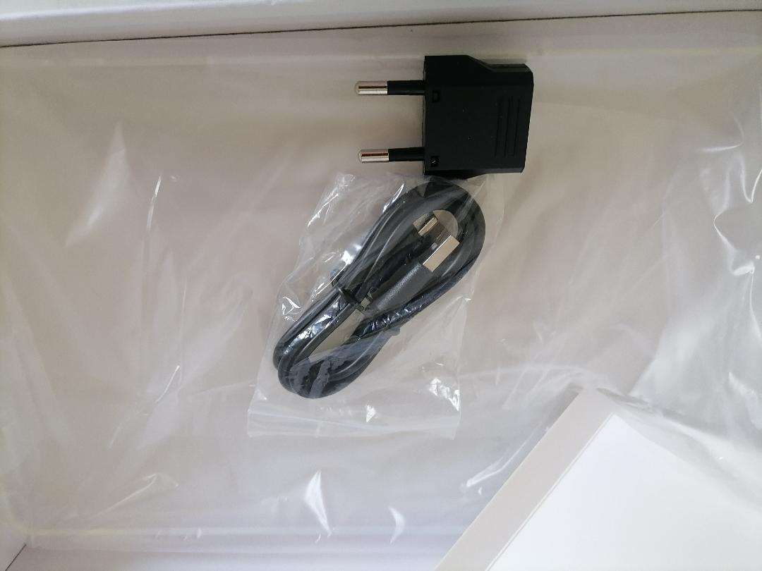 Colorfly X10 4G SIM/WIFI Full HD IPS 10" Tablet with Power Supply