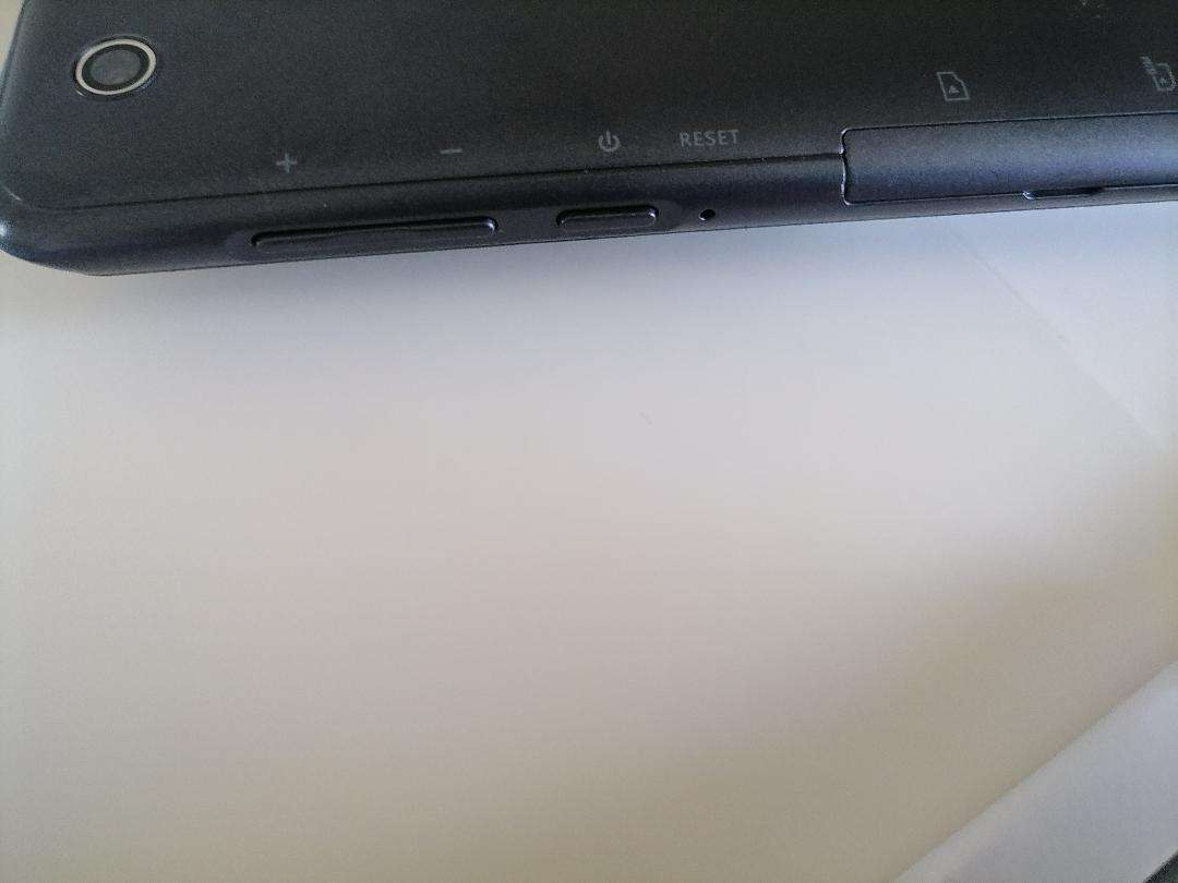 Colorfly X10 4G SIM/WIFI Full HD IPS 10" Tablet with Power Supply