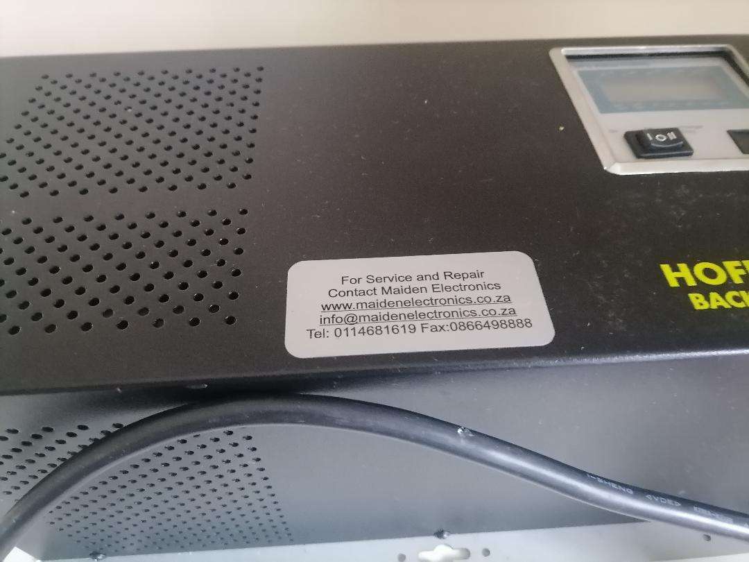 HOFFMAN BACKUP POWER INVERTER. INVISIMO-3200/2000W 24 VAULT*WORKING*