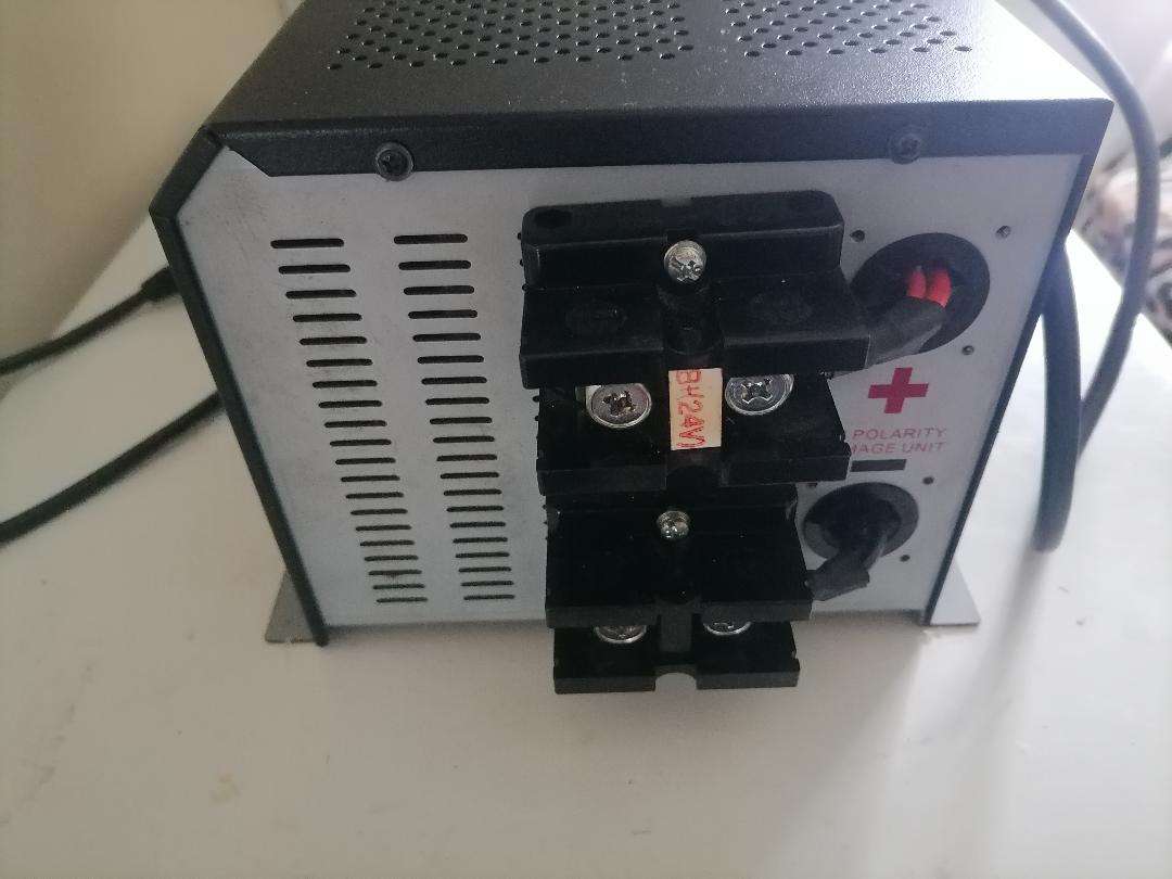 HOFFMAN BACKUP POWER INVERTER. INVISIMO-3200/2000W 24 VAULT*WORKING*