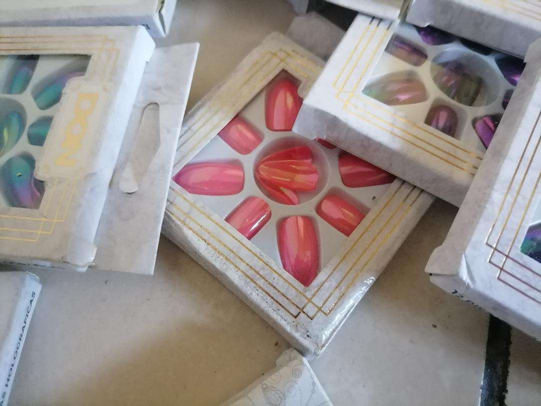 Lot of over 50x Don nail art nail sets - one bid for the lot