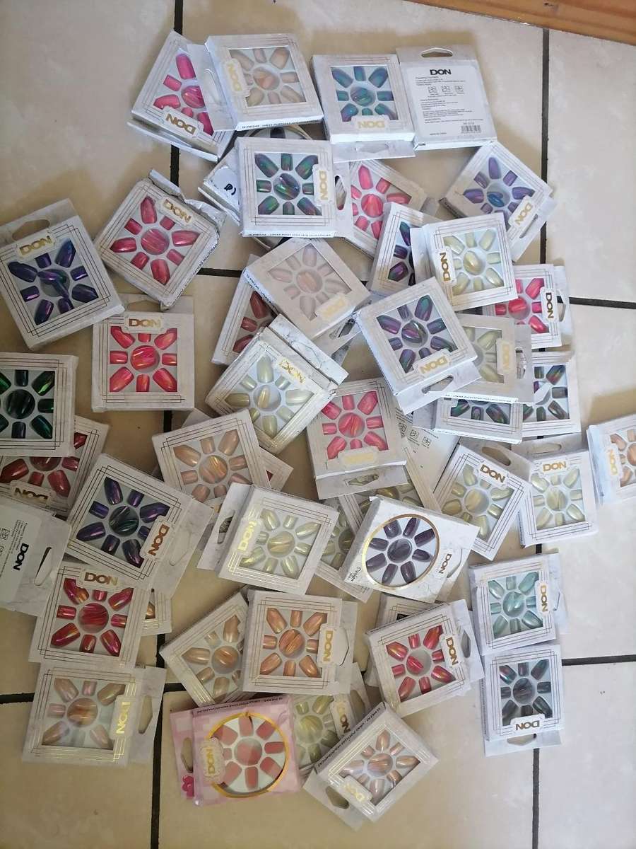 Lot of over 50x Don nail art nail sets - one bid for the lot