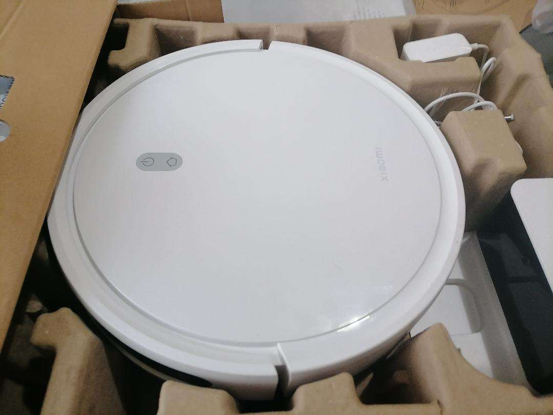 Xiaomi E10 Smart Robot Vac/Mop, Charging Station in Box