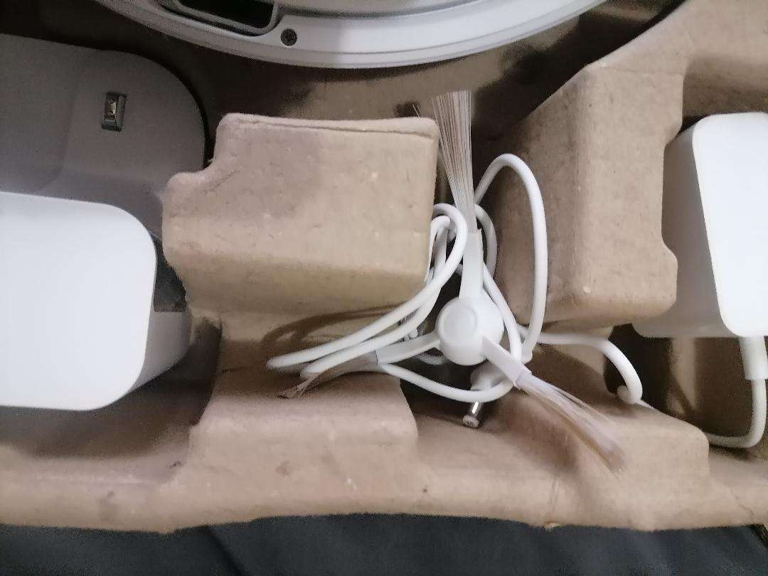 Xiaomi E10 Smart Robot Vac/Mop, Charging Station in Box