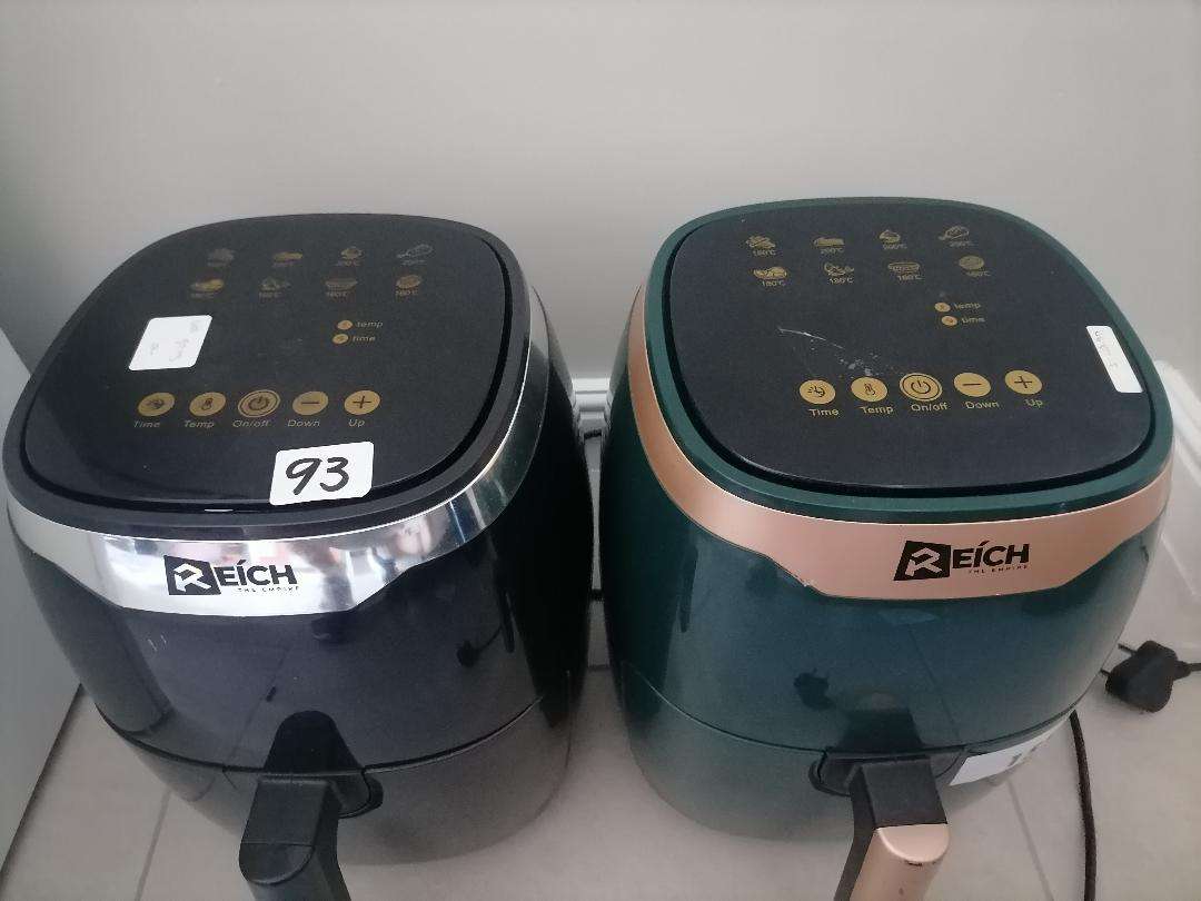 *LOT OF 2 X DEFECTIVE REICH AIR FRYERS*ONE BID FOR BOTH*THEY DO NOT POWER ON