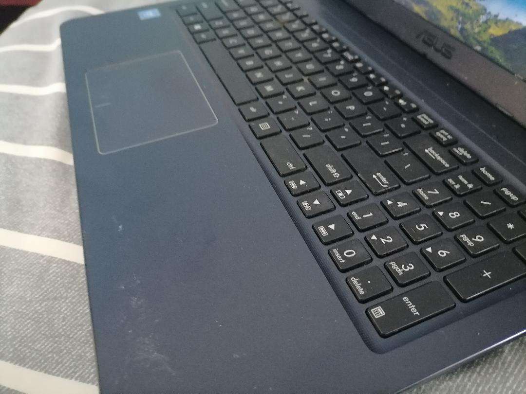 ASUS VIVOBOOK 15 LAPTOP.N3550, 4GB RAM , 320GB HDD,W10.BATTERY GOOD*CHARGER NOT INCL*