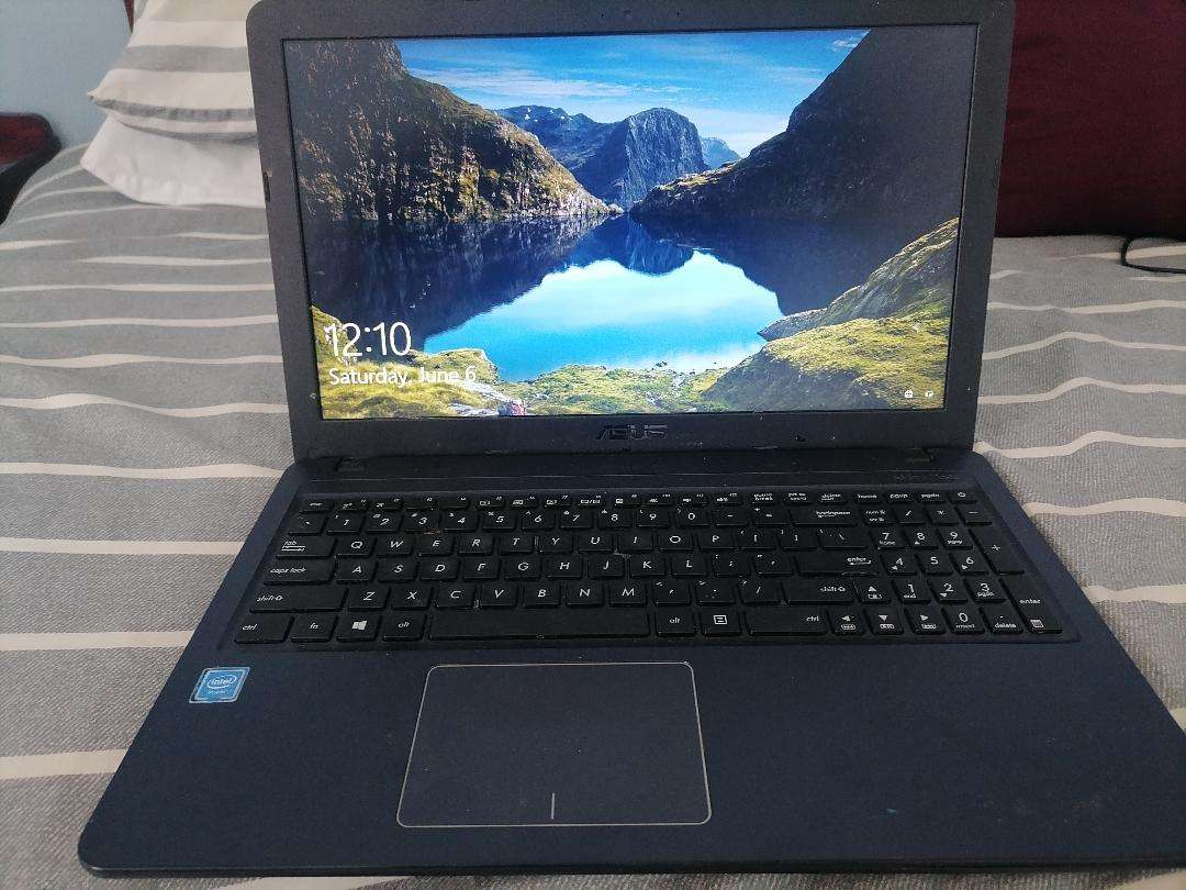ASUS VIVOBOOK 15 LAPTOP.N3550, 4GB RAM , 320GB HDD,W10.BATTERY GOOD*CHARGER NOT INCL*
