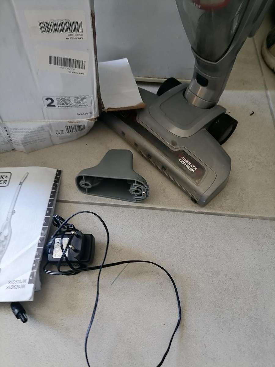 DEFECTIVE BLACK AND DECKER DUST BUSTER, CORDLESS VAC IN BOX WITH ATTACHMENTS*