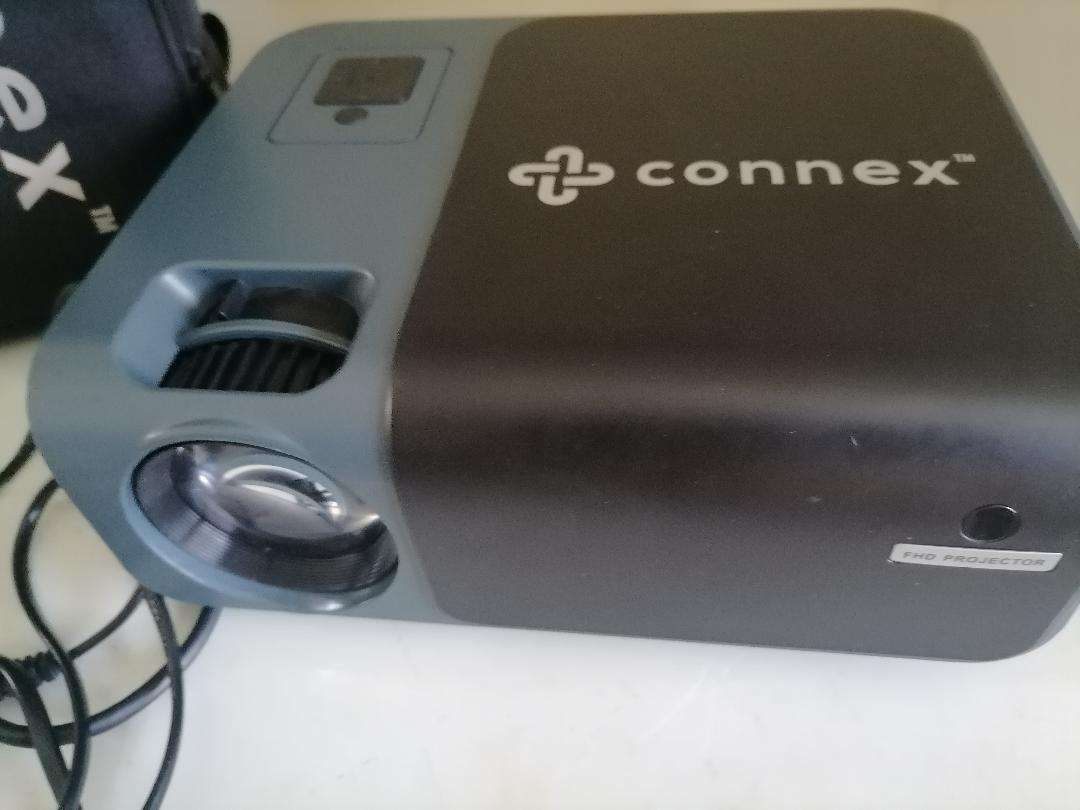 Defective Connex Lumen Series CP104 1080P Wi-Fi Projector*SCREEN FLASHES DIFFERENT COLORS