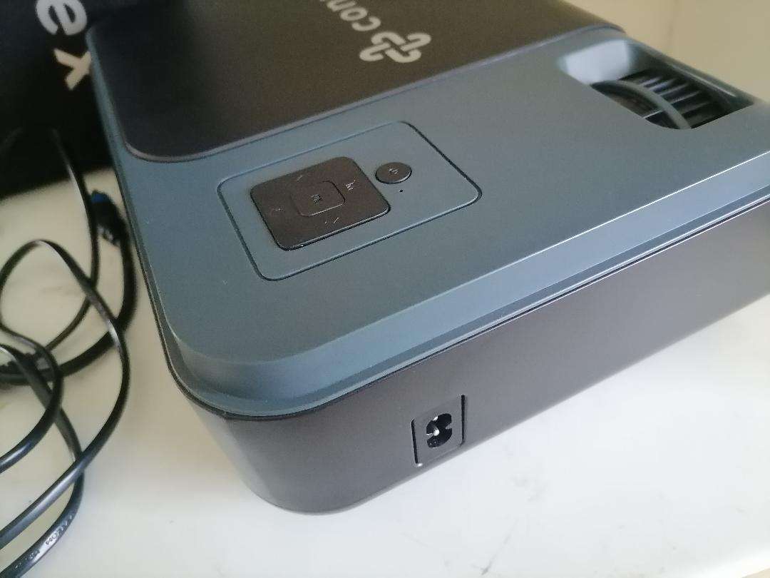 Defective Connex Lumen Series CP104 1080P Wi-Fi Projector*SCREEN FLASHES DIFFERENT COLORS