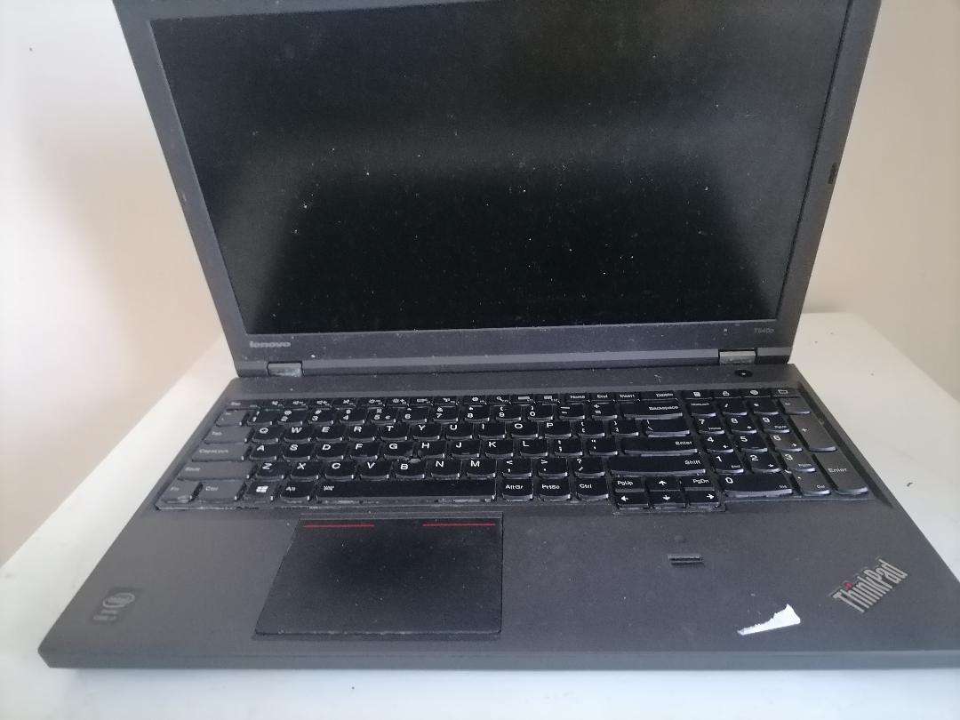 *i7 LENOVO THINKPAD T540P LAPTOP*POWERS ON AND OFF*SOLD AS IS**