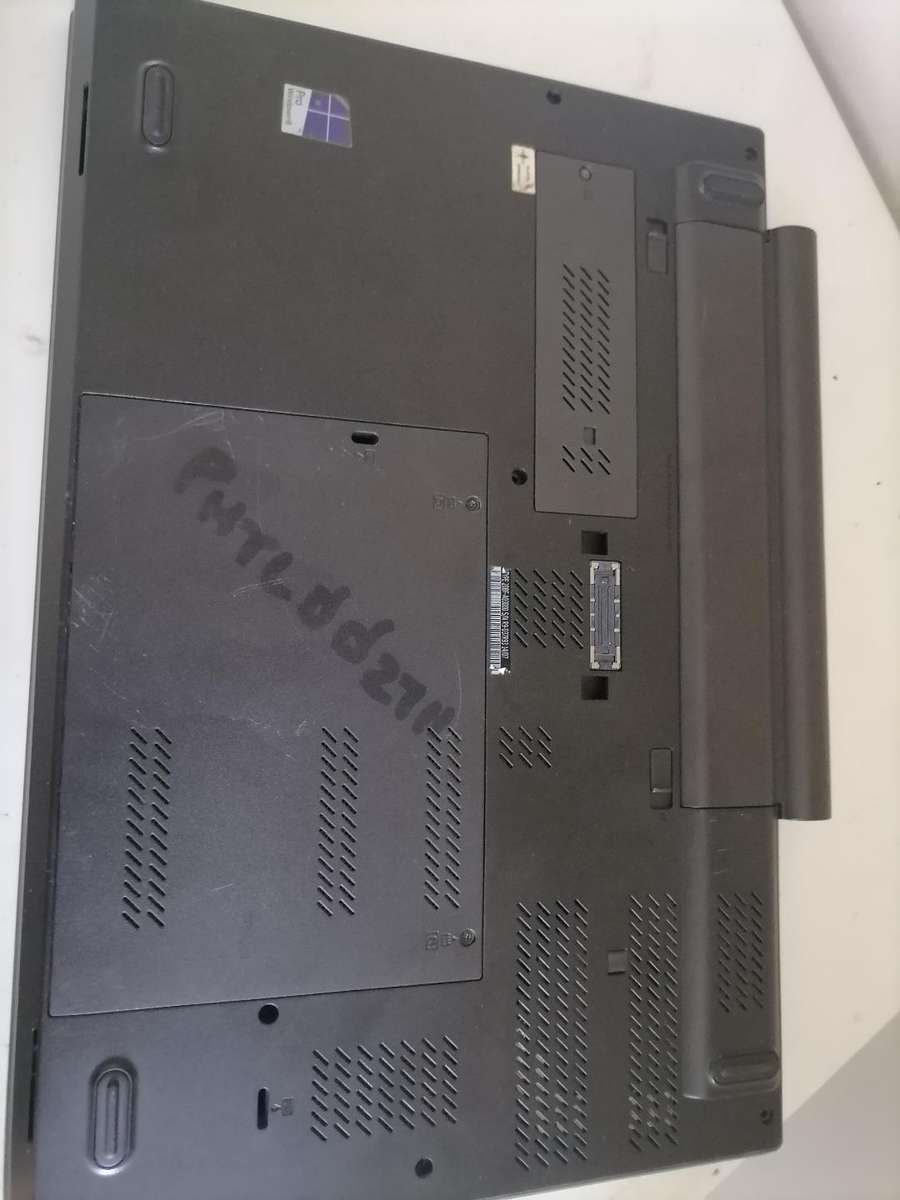 *i7 LENOVO THINKPAD T540P LAPTOP*POWERS ON AND OFF*SOLD AS IS**