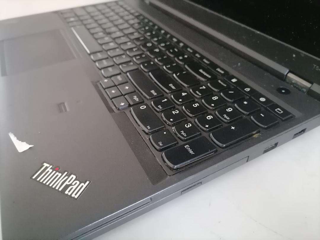 *i7 LENOVO THINKPAD T540P LAPTOP*POWERS ON AND OFF*SOLD AS IS**