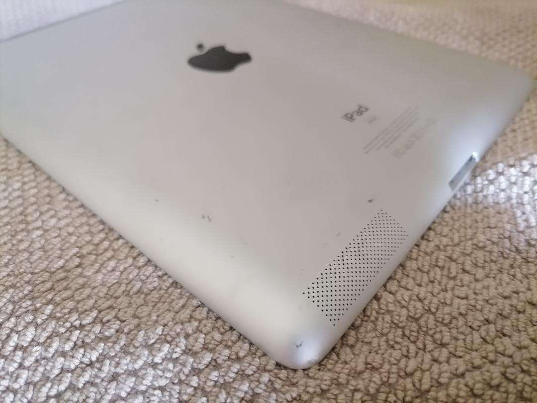 Apple iPad A1430 10 INCH,WIFI AND 4G*LIQUIDATION ITEM, SOLD AS IS**