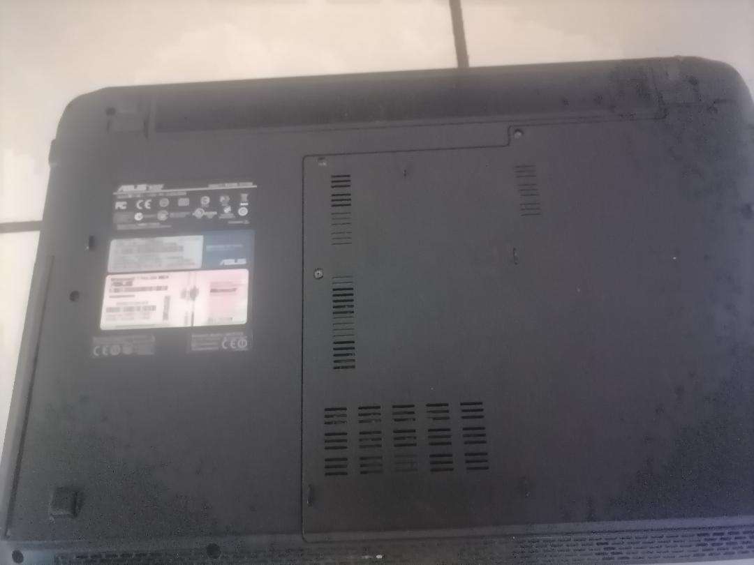 YEAR END CLEARANCE SALE*ASUS K52F I3 LAPTOP*4GB RAM, 1TB HDD*POWERS ON AND OFF*SOLD AS IS*