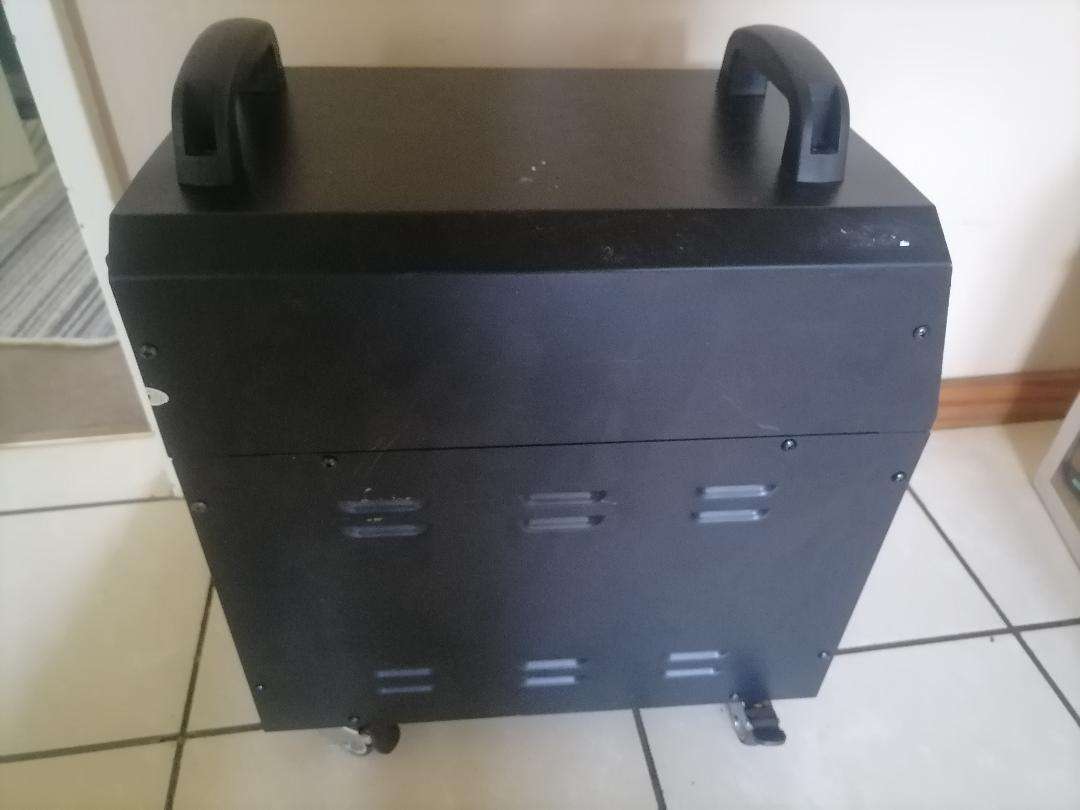 YEAR END CLEARANCE SALE, ALL MUST GO*FIVESTAR 1000W PWM Hybrid Inverter Portable Power System