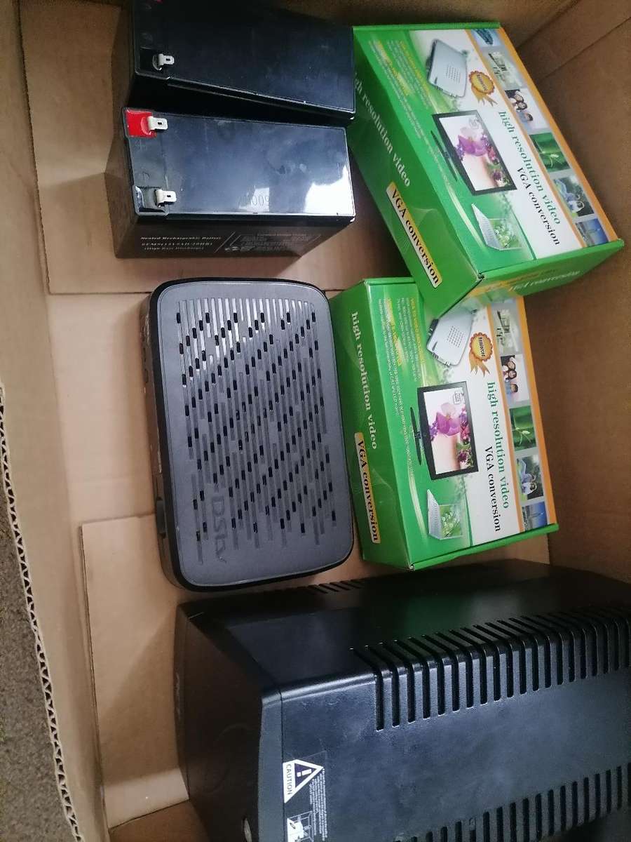 Lot of untested electronics - one bid for the lot