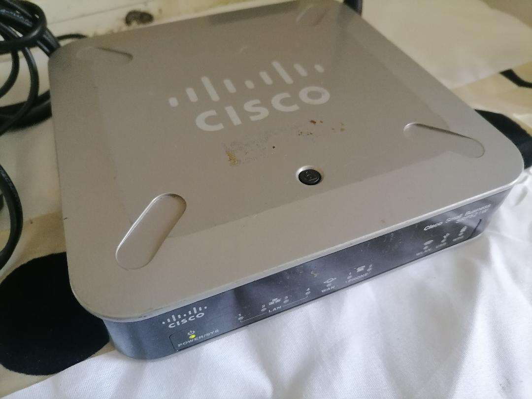 Cisco Small Business Pro SRP521W SRP500 Wireless Network Router+Cisco linksys range extender*