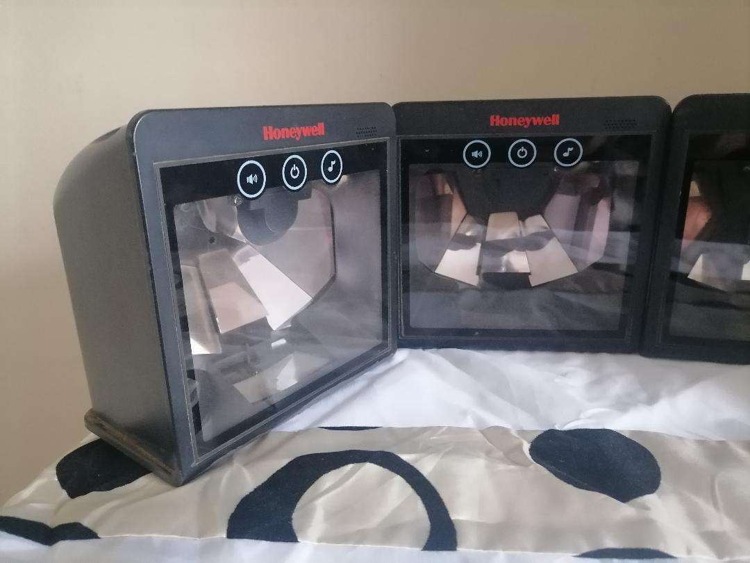 LOT OF 4 X HONEYWELL MS7820 SOLARIS SCANNERS