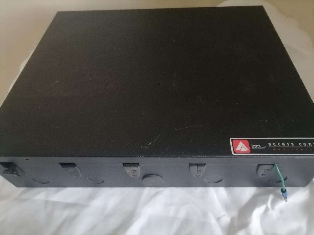 Impro System Cluster Controller in IPS Box with One 2 Wiegand Reader Module HCW930-0-0-GB