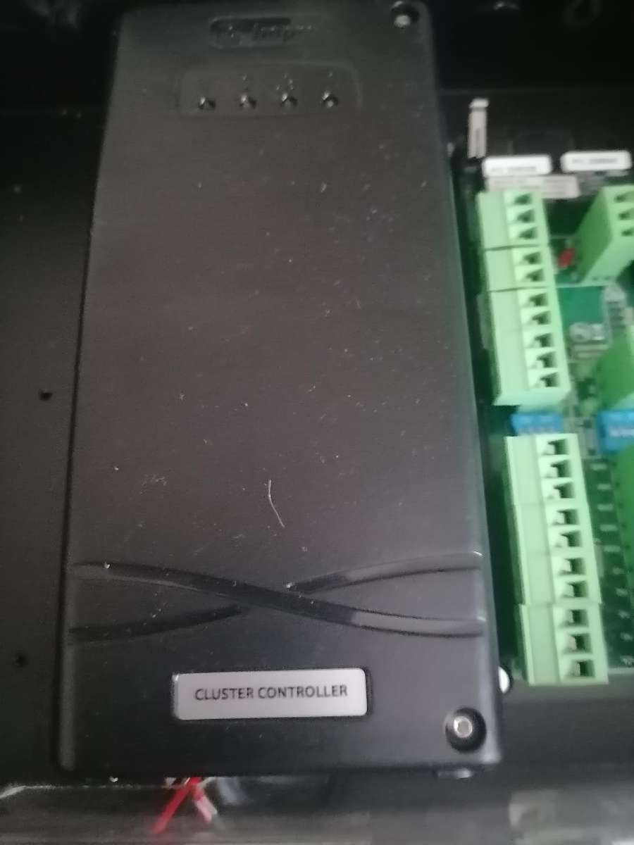 Impro System Cluster Controller in IPS Box with One 2 Wiegand Reader Module HCW930-0-0-GB