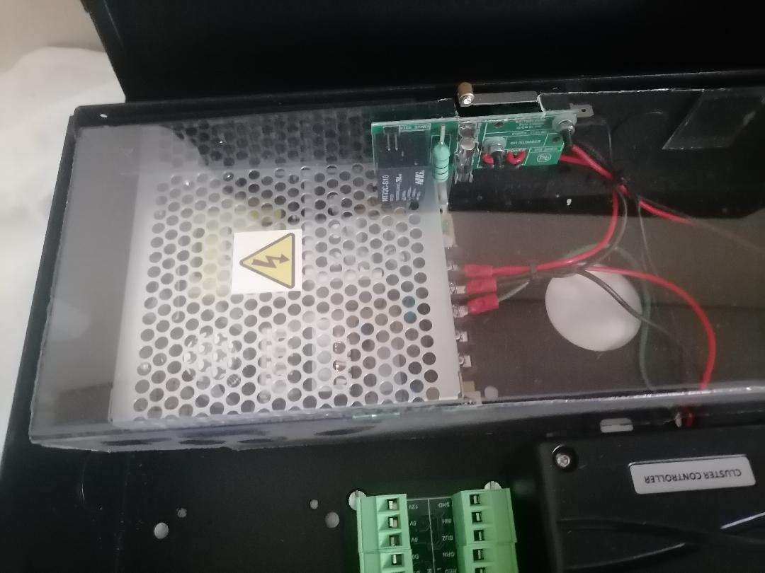 Impro System Cluster Controller in IPS Box with One 2 Wiegand Reader Module HCW930-0-0-GB