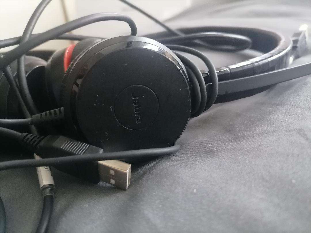 Buy one get one free*Jabra Evolve 40 Headset with Mic+controller*retails for R2000 each*