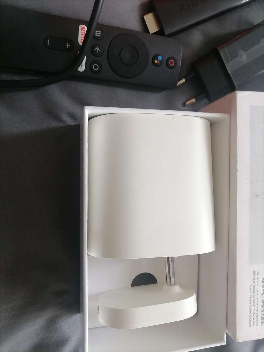 Defective Xiaomi 4K Mi TV Stick+Xiaomi outdoor wireless camera*one bid for both