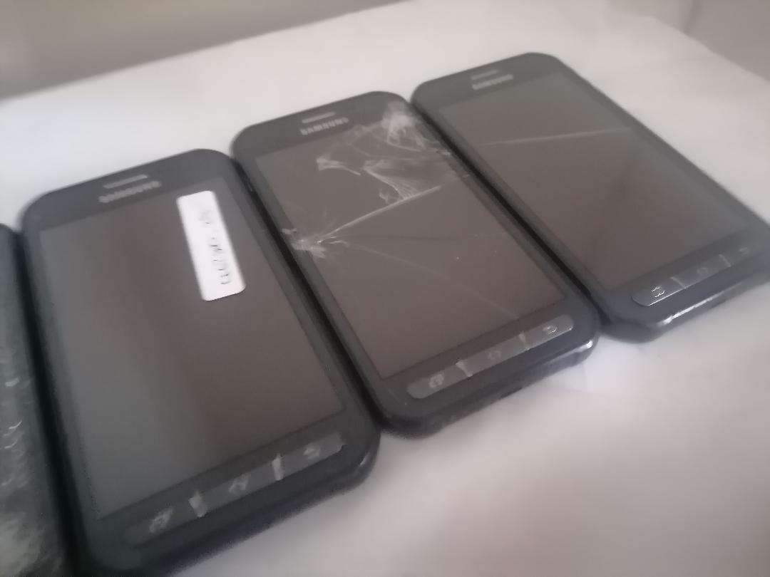 LOT OF 6 X SAMSUNG XCOVER 3 SMART PHONE*SOLD AS IS*ONE BID FOR THE LOT