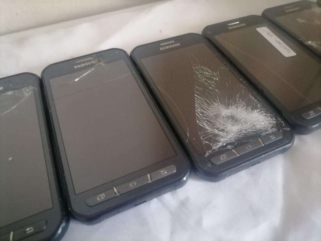 LOT OF 6 X SAMSUNG XCOVER 3 SMART PHONE*SOLD AS IS*ONE BID FOR THE LOT