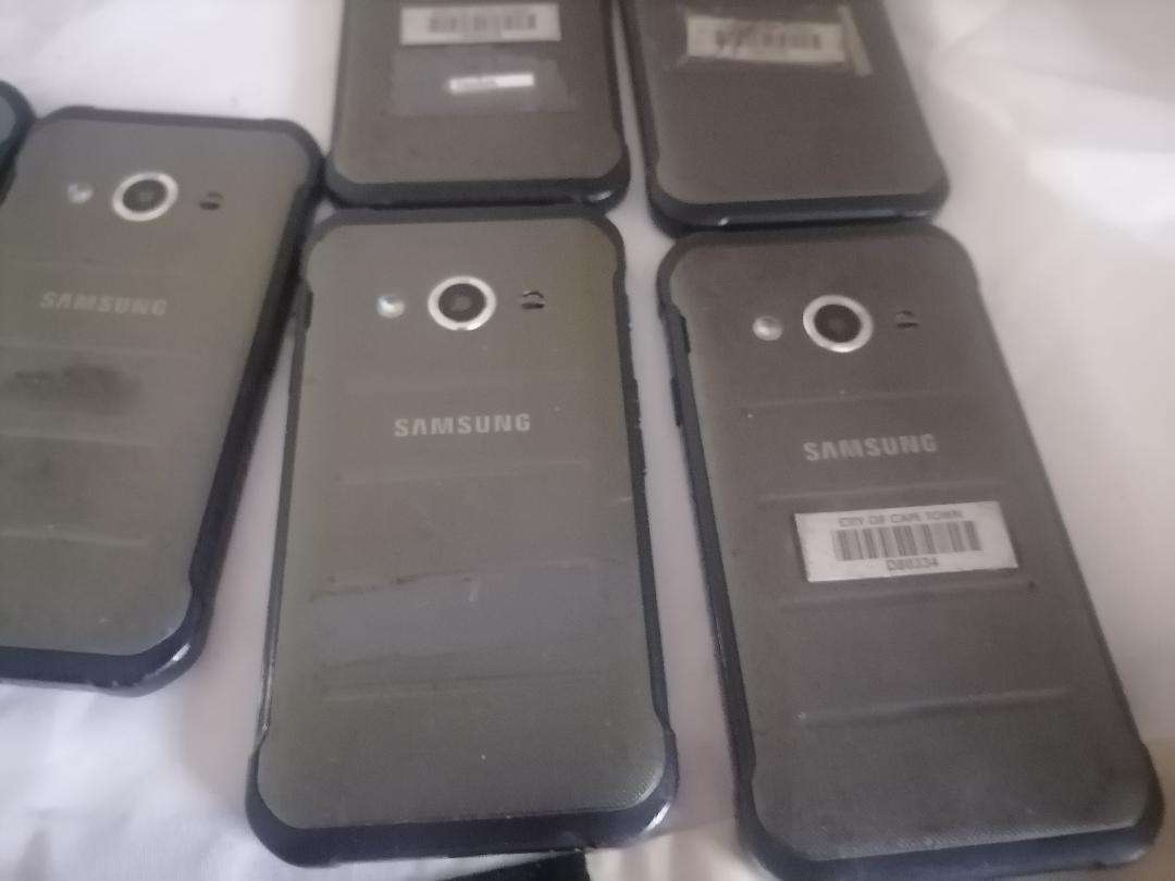 LOT OF 6 X SAMSUNG XCOVER 3 SMART PHONE*SOLD AS IS*ONE BID FOR THE LOT
