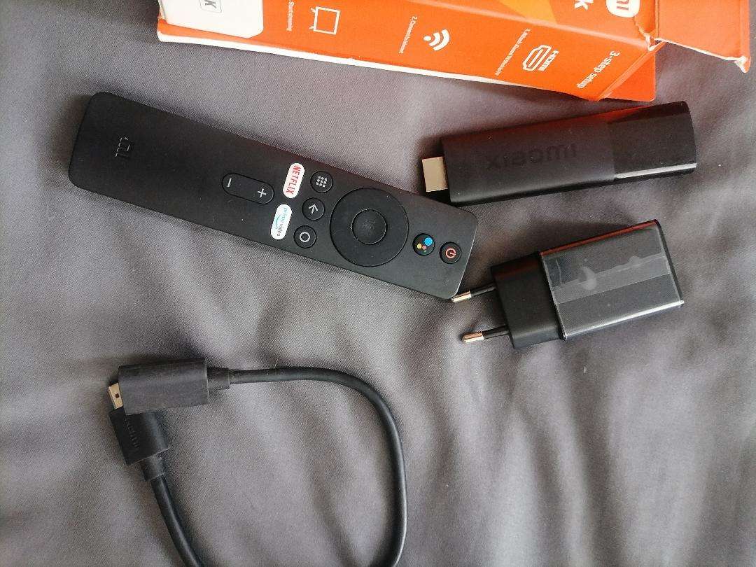 Defective Xiaomi 4K Mi TV Stick+Xiaomi outdoor wireless camera*one bid for both