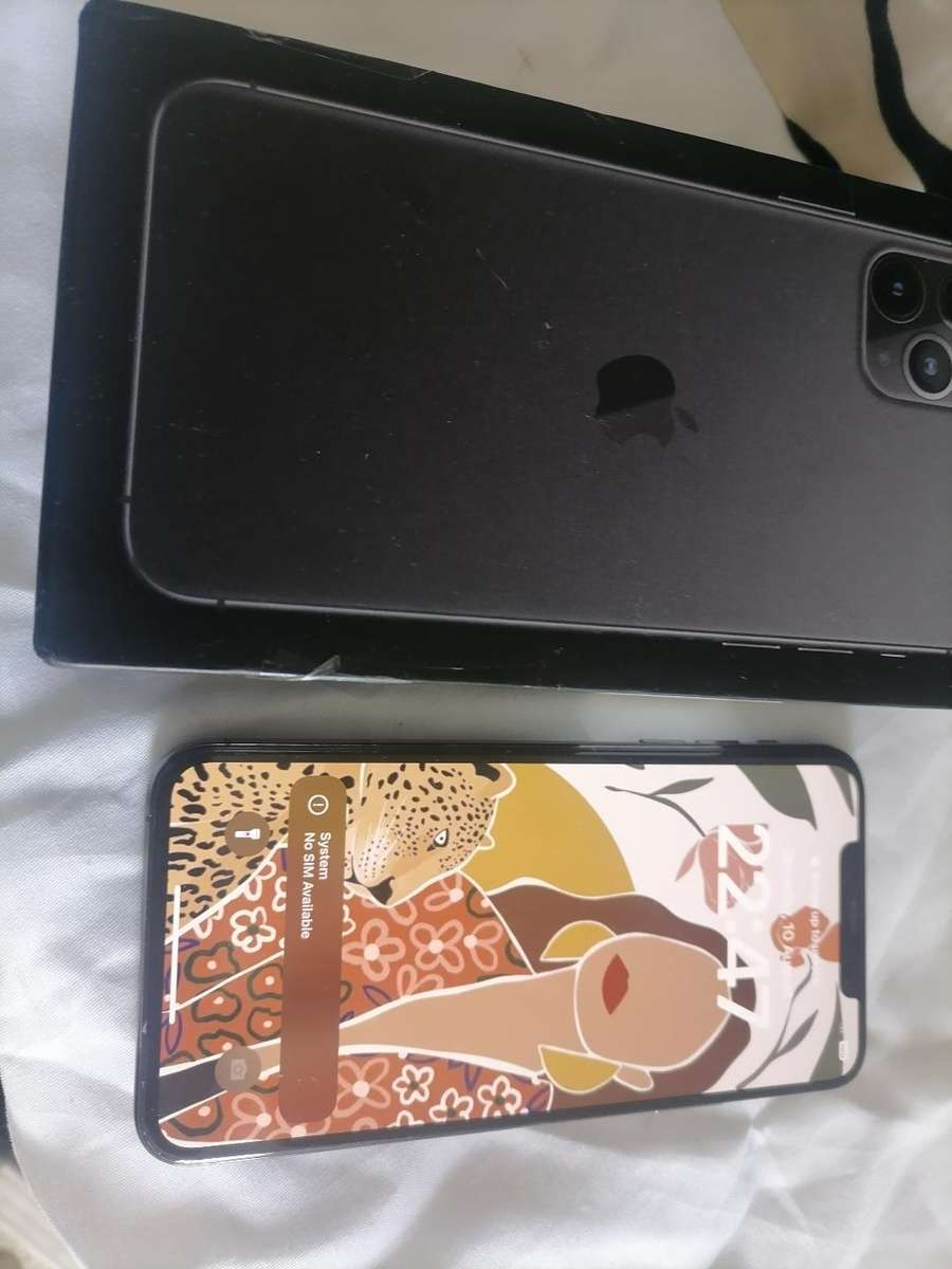 APPLE IPHONE 11 PRO MAX WITH BOX,POWER CORD*TOUCH SCREEN NOT WORKING*SOLD AS IS*