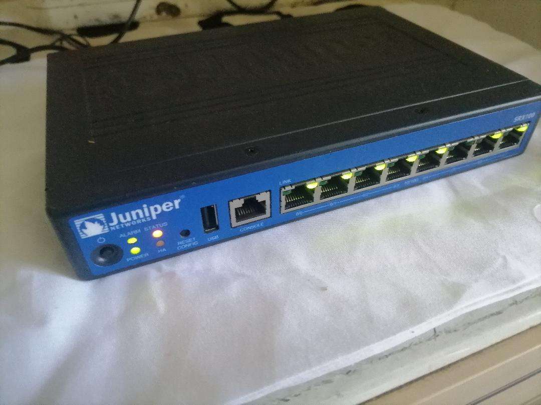 Juniper Networks SRX100 Services Gateway
