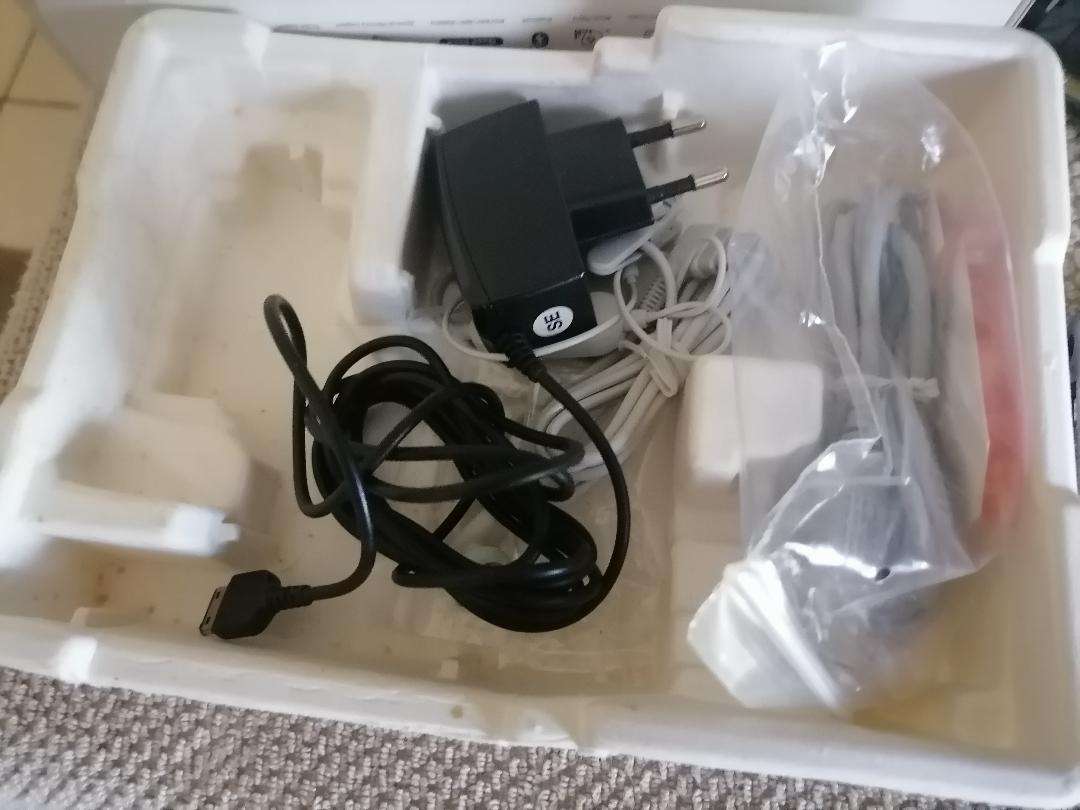 LOT OF UNTESTED CELLPHONES,CABLES,HEADSETS ETC*ONE BID FOR THE LOT