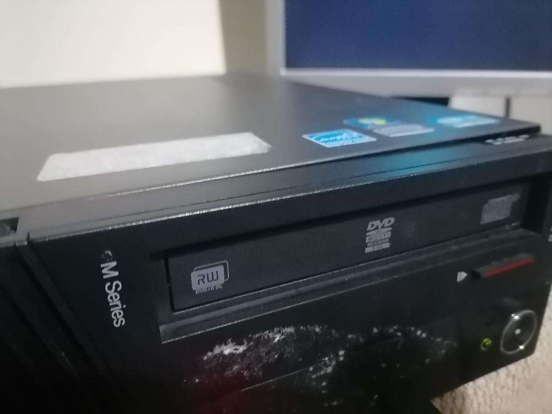 i5 LENOVO M SERIES MIDI PC DESKTOP*500GB HDD,4GB RAM*POWERS ON AND OFF*SOLD AS IS