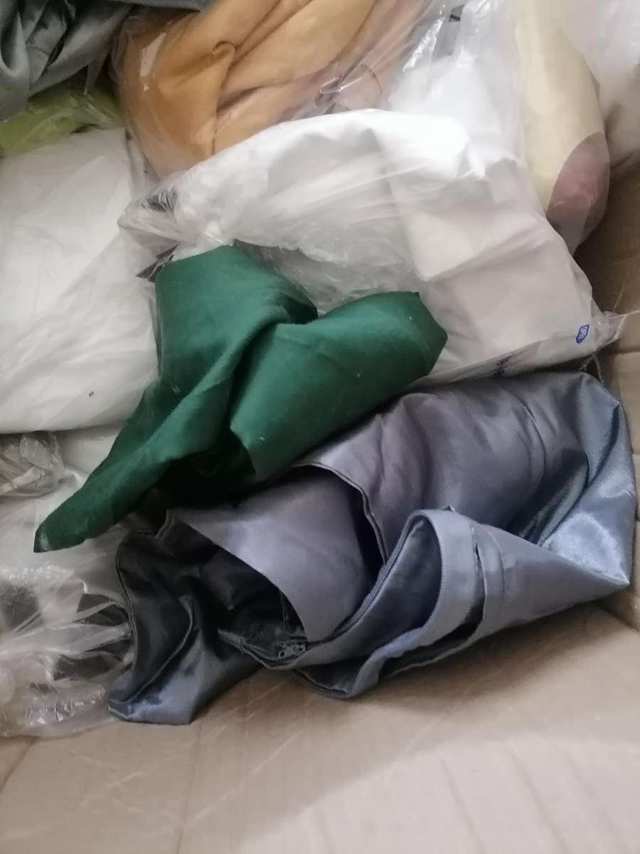 Bulk Lot of pillow cases, bed frills etc*one bid for the lot*