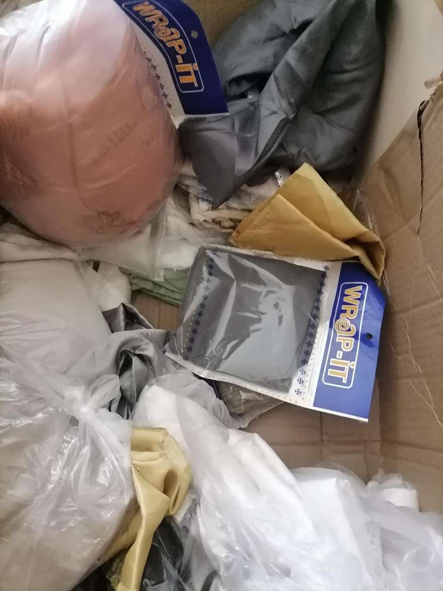 Bulk Lot of pillow cases, bed frills etc*one bid for the lot*