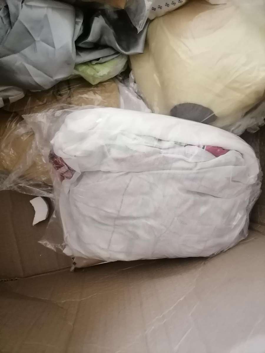 Bulk Lot of pillow cases, bed frills etc*one bid for the lot*