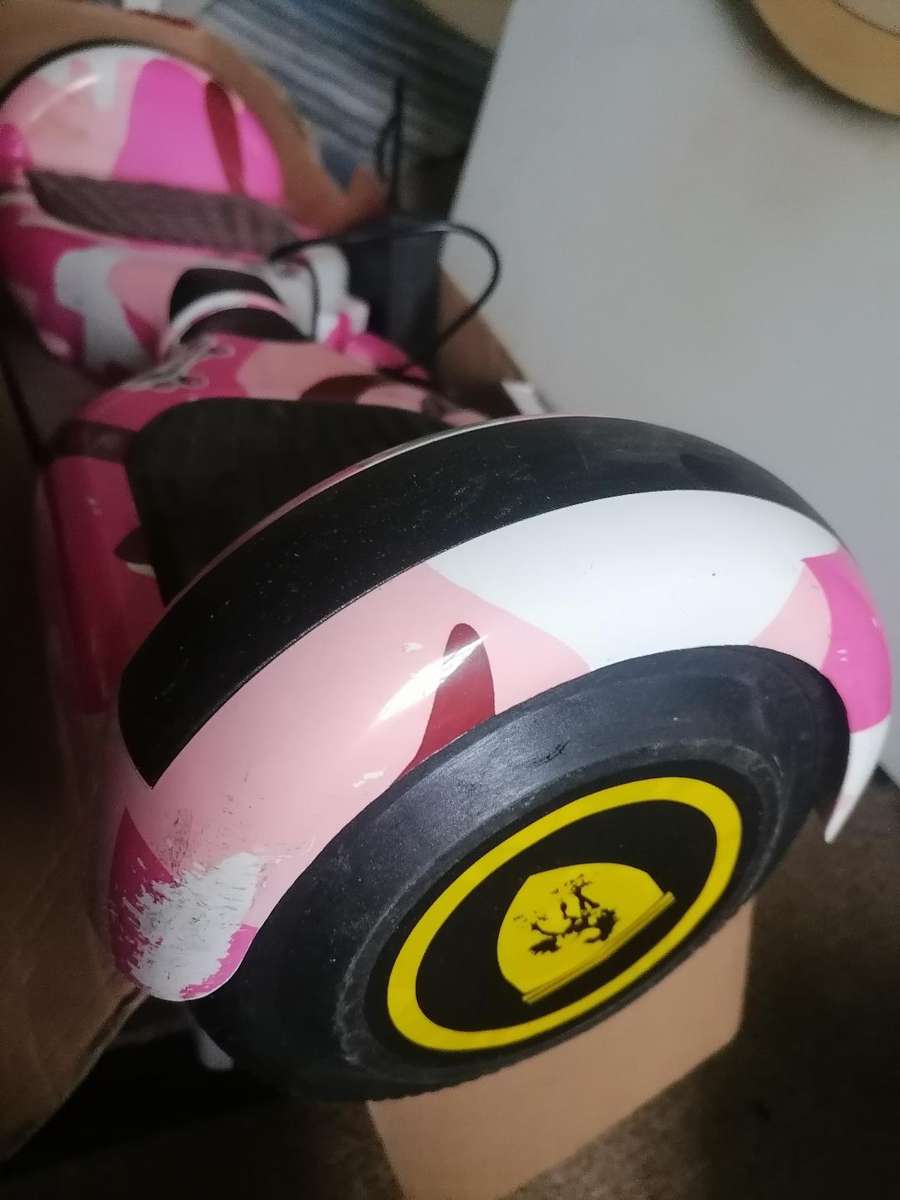 Defective Smart 6.5 Inch Balance Board with LED Lights and BT Speaker, Charger Included