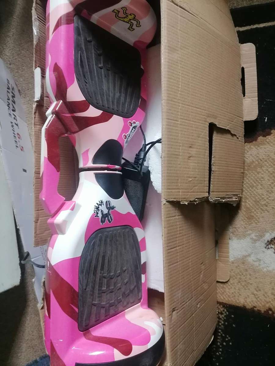 Defective Smart 6.5 Inch Balance Board with LED Lights and BT Speaker, Charger Included