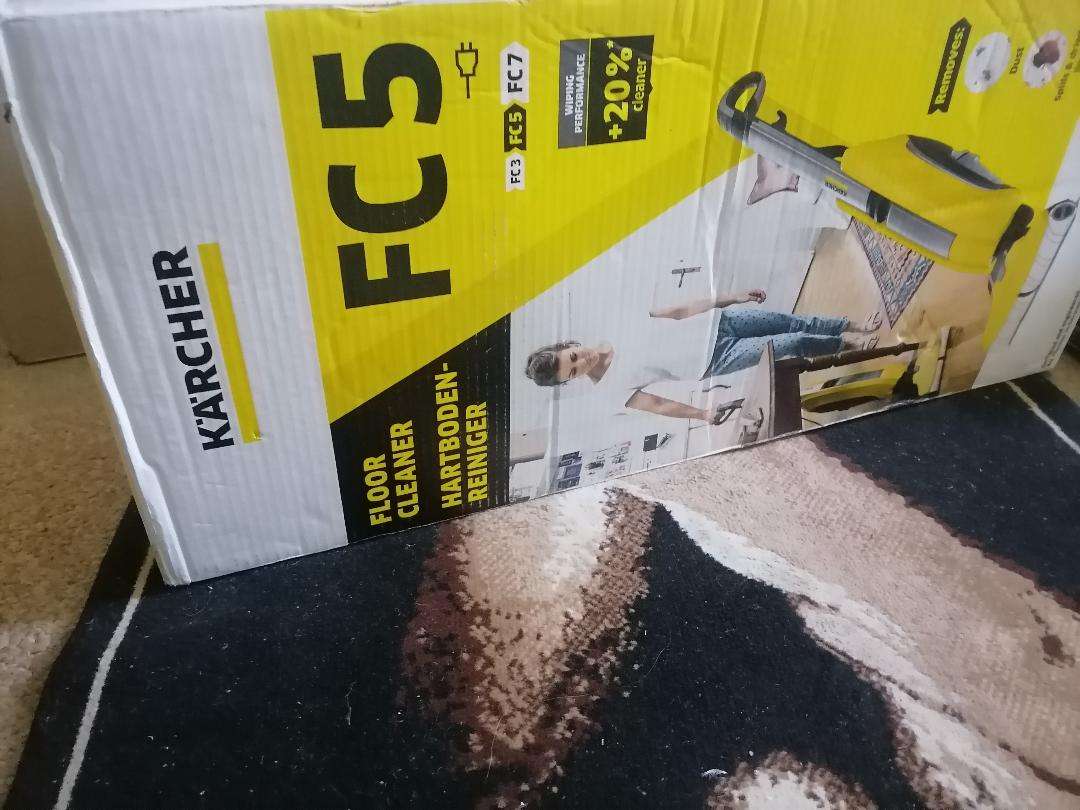 New Karcher Hard floor cleaner/Vacuum and Mop Upright 460 W FC5 in box with accessories