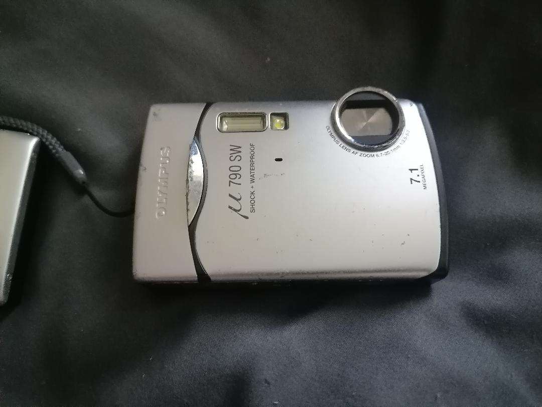 Lot of 3 x Digital Cameras*one bid for the lot*untested*