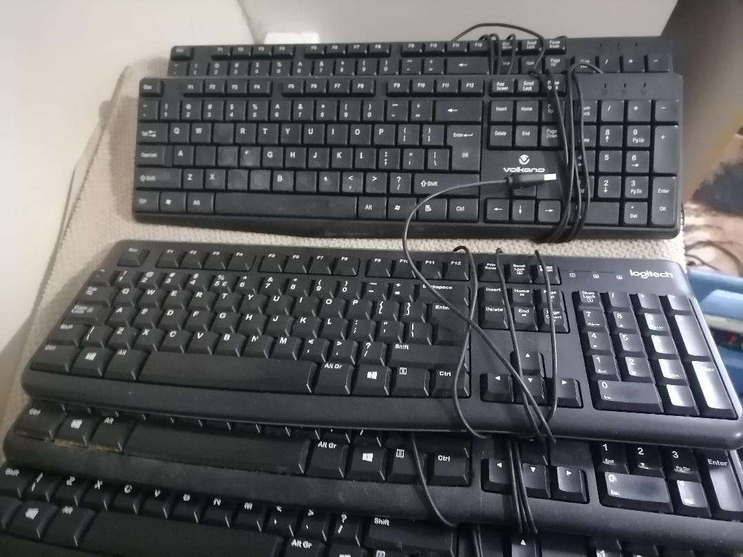 Lot of 8 x Logitech Keyboards