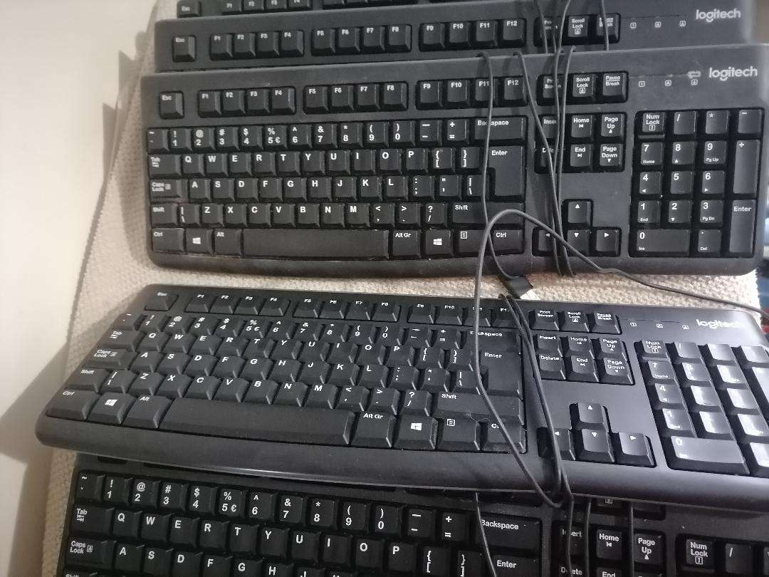 Lot of 8 x Logitech Keyboards